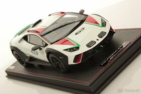 Lamborghini Huracán Sterrato | MR Collection 1/18 - 2