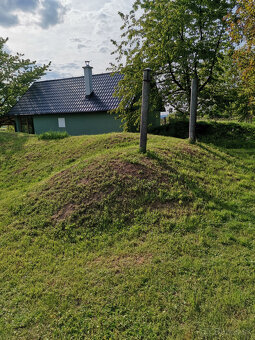 Pozemok na chatu, veľká dvoj-pivnica, záhrada, dobrý prístup - 2
