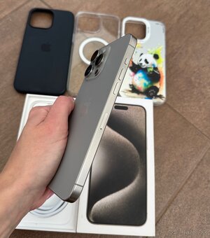 Apple iPhone 15 Pro Max 256GB Natural Titanium- top - 2