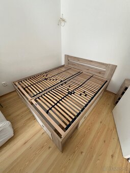 Manželskú posteľ 1800x200 s uliznemi prestorami - 2