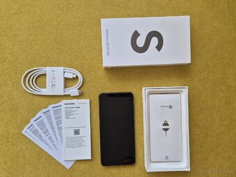 Samsung Galaxy S21 FE 5G – 8/256GB
- 2