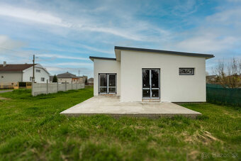 Nízkoenergetický bungalov v rozostavanom štádiu | Vojčice - 2