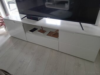 Skrinka pod tv - 2