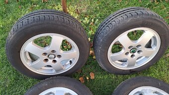 Pneu R14 + Hliníkové disky Originál ŠKODA Fabia1 - 2