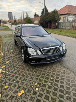 Mercedes Benz E55 AMG w211 - 2