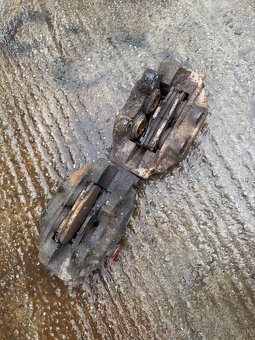 Predné brzdové strmene Toyota KZJ LJ BJ HZJ landcruiser - 2