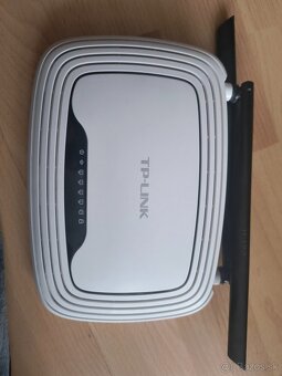 Wifi router.  10e - 2