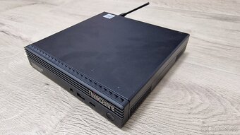 Predám Lenovo ThinkCentre M70q + webcam - 2