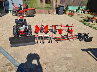 Predam malotraktor - 2