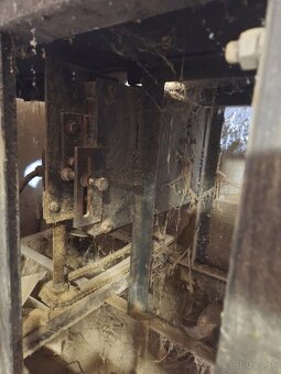 Predam spodnu stolovu frezu - 2