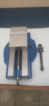 Strojný presný zverák - 2