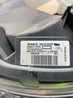 RENAULT KANGO prave svetlo - 2