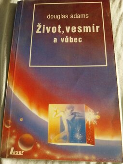 Frank Herbert - Duna a Douglas Adams - 2