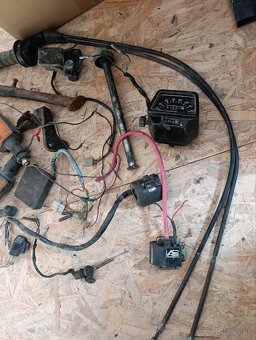 Diely na yamahu dt - 2