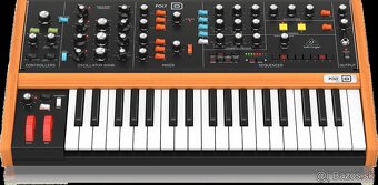 Poly D Behriger synth ako Moog Model D - 2