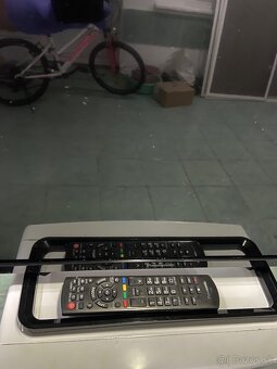 LCD Panasonic TX-32AS500E ako nový za 100€. - 2