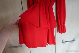 Červené šaty - 2