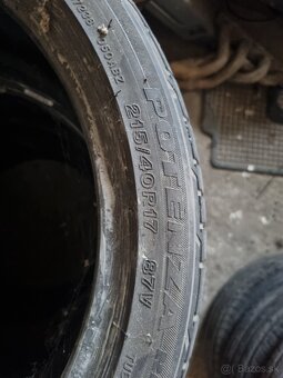 Predam letne pneu 215/40 R17 - 2
