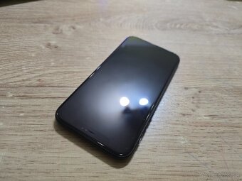 Iphone XR plnefunkcny ma len jemne znamky pouzivania telefon - 2
