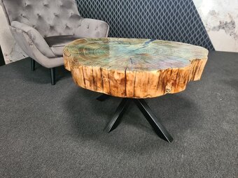 Konferenčný stôl zo smrekového dreva s epoxidom - 2