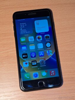 Apple iPhone 8 Plus - 2