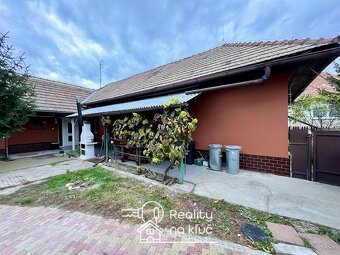 Na predaj 3-izbový rodinný dom s garážou v obci Bánov - 2