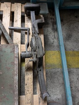 Hrebeňový zdvihák - 2