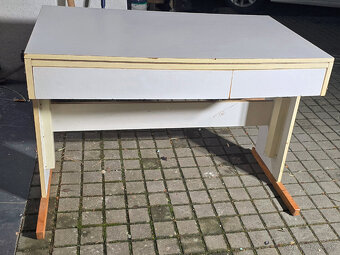 Lacno predám písací stôl - 2