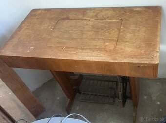 Šijací stroj Lada - 2