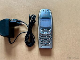 Nokia 6310 a Nokia 6310i - 2