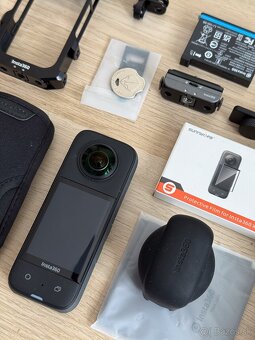 Insta360 X3 s prislusenstvom - 2