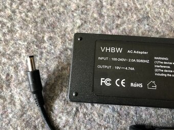 Nabíjačka na notebook TOSHIBA 19V 3,42A. . - 2