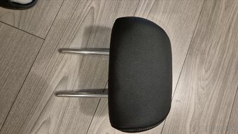 Hlavová opierka z Kia XCeed 2023 - 2