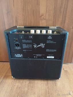 Fender Rumble 15 V3 Malé basgitarové kombo - 2