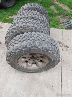 Pneu 235/75R15 na alu diskoch 6x139,7 - 2