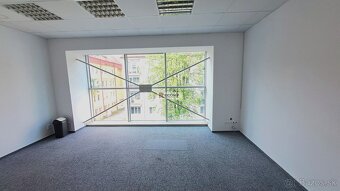 Prenájom kancelárskeho priestoru 29 m² – s klimatizáciou blí - 2