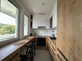 Útulný a svetlý 1-izbový byt v srdci Rače - 2