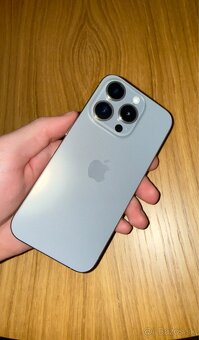 Apple iPhone 15 Pro 128 GB - 2
