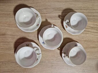 Predám porcelánové šálky, mliečnik, sošku - 2