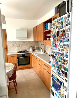 Na predaj priestranný 3-izbový byt  s dvoma balkónmi v meste - 2