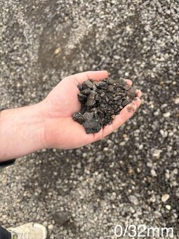 Drvený/-triedený asfaltový recyklát - 2