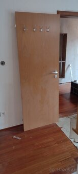 2x dvere 80 pravé so zárubňami. - 2