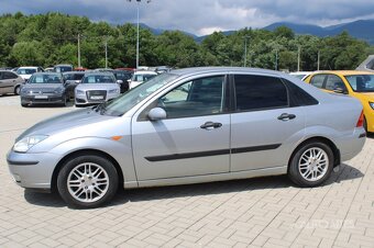 Ford Focus 1,6 i 74 kW SEDAN - 2