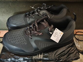 PRACOVNÁ OBUV  43 - 2