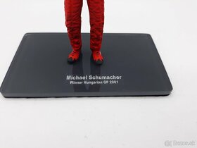 Figúrka Michael Schumacher Ferrari 2001, 1:18 - 2