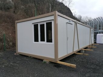 Obytný kontajner o rozměru 4 x 12 m - 2