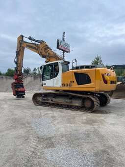 Pásové rýpadlo Liebherr R936 NLC/baranidlo Movax SG-75V - 2