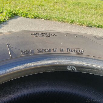 Predám gumy hankook 235/60 R17 - 2