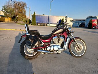 Suzuki Intruder VS 800 - 2