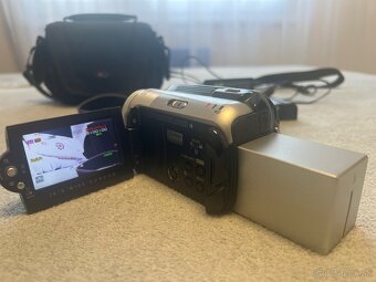 Predám videokameru JVC Everio GZ—MG77EK s 30 GB HDD - 2